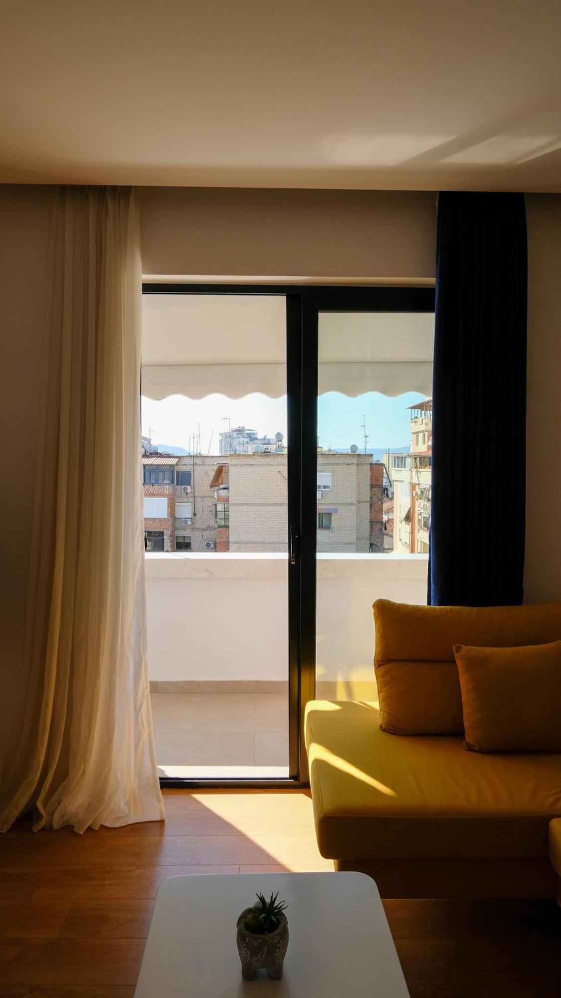 2E Center Apartment Tiranë Luaran gambar