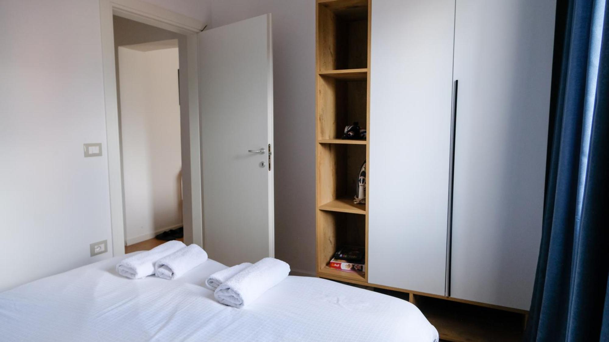 2E Center Apartment Tiranë Luaran gambar